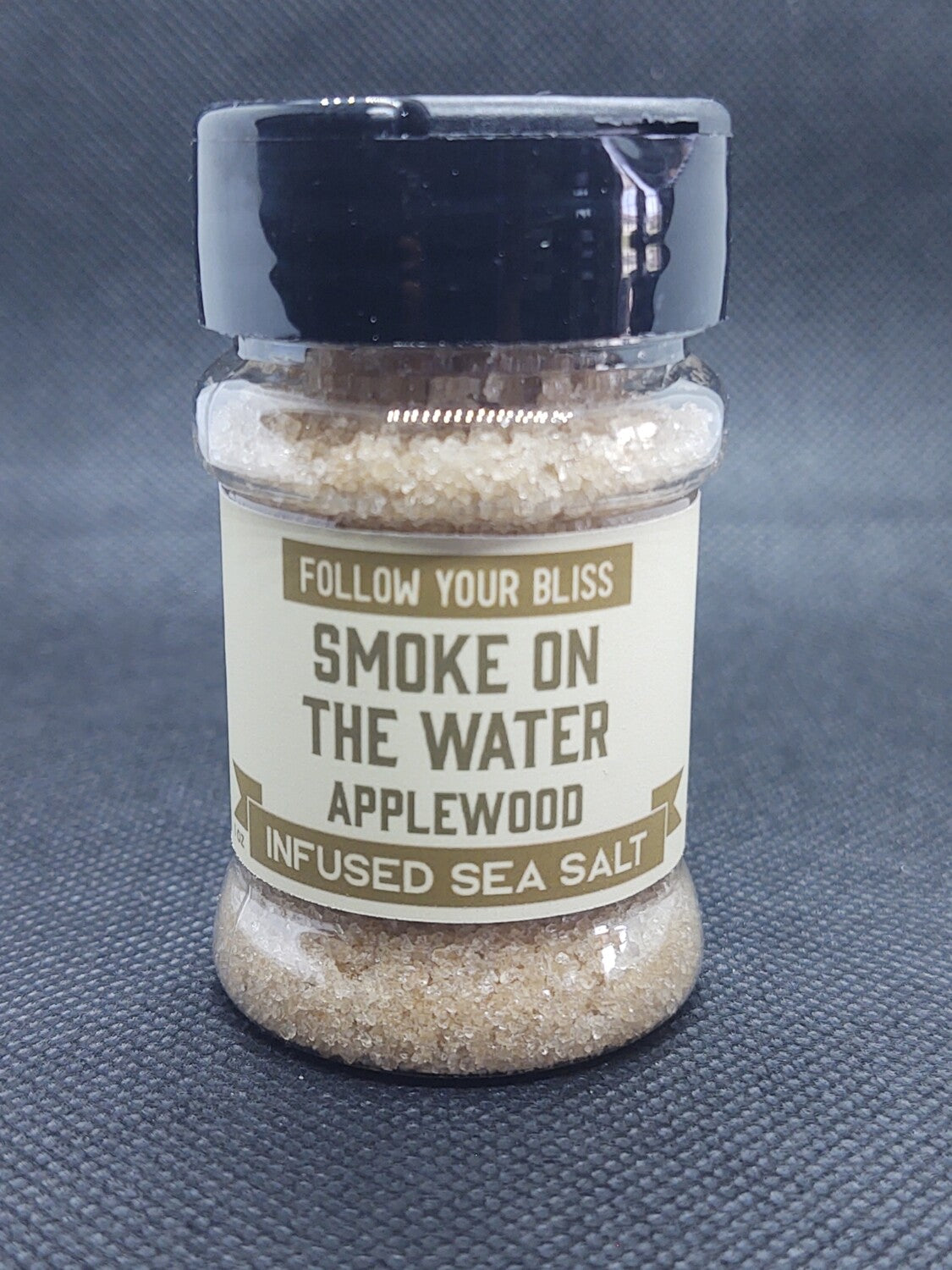 Sel de mer infusé au bois de pommier Smoke on the Water 1 oz