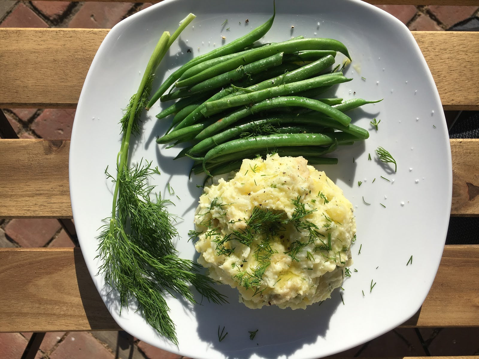 CREAMY DILL MASHED POTATOES